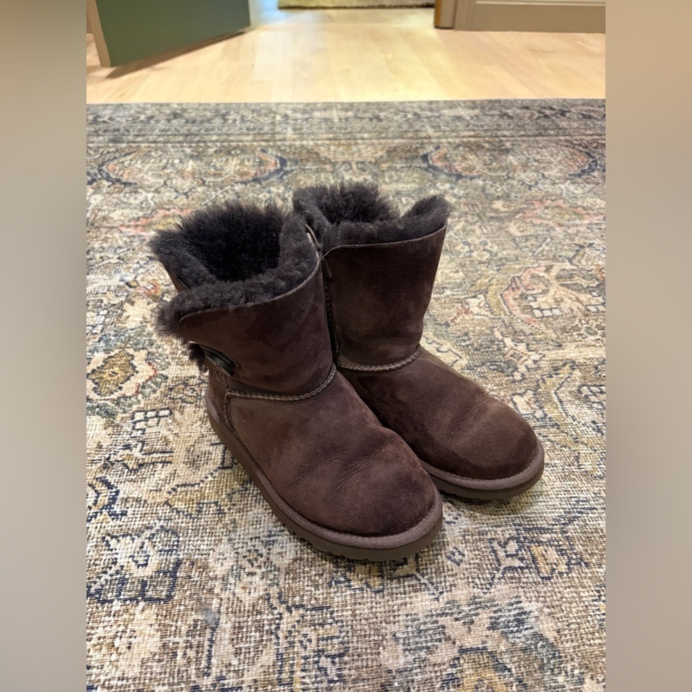 UGG Girls Bailey Button Boots in Dark Brown Chocolate Size 3